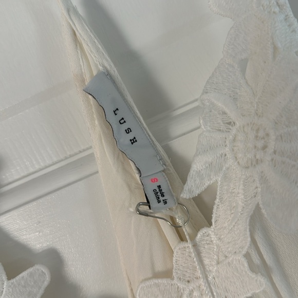 Lush white floral dress - Picture 4 of 7